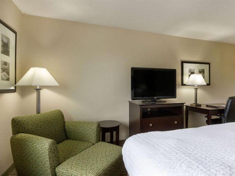 Clarion Hotel Beachwood-Cleveland Екстериор снимка
