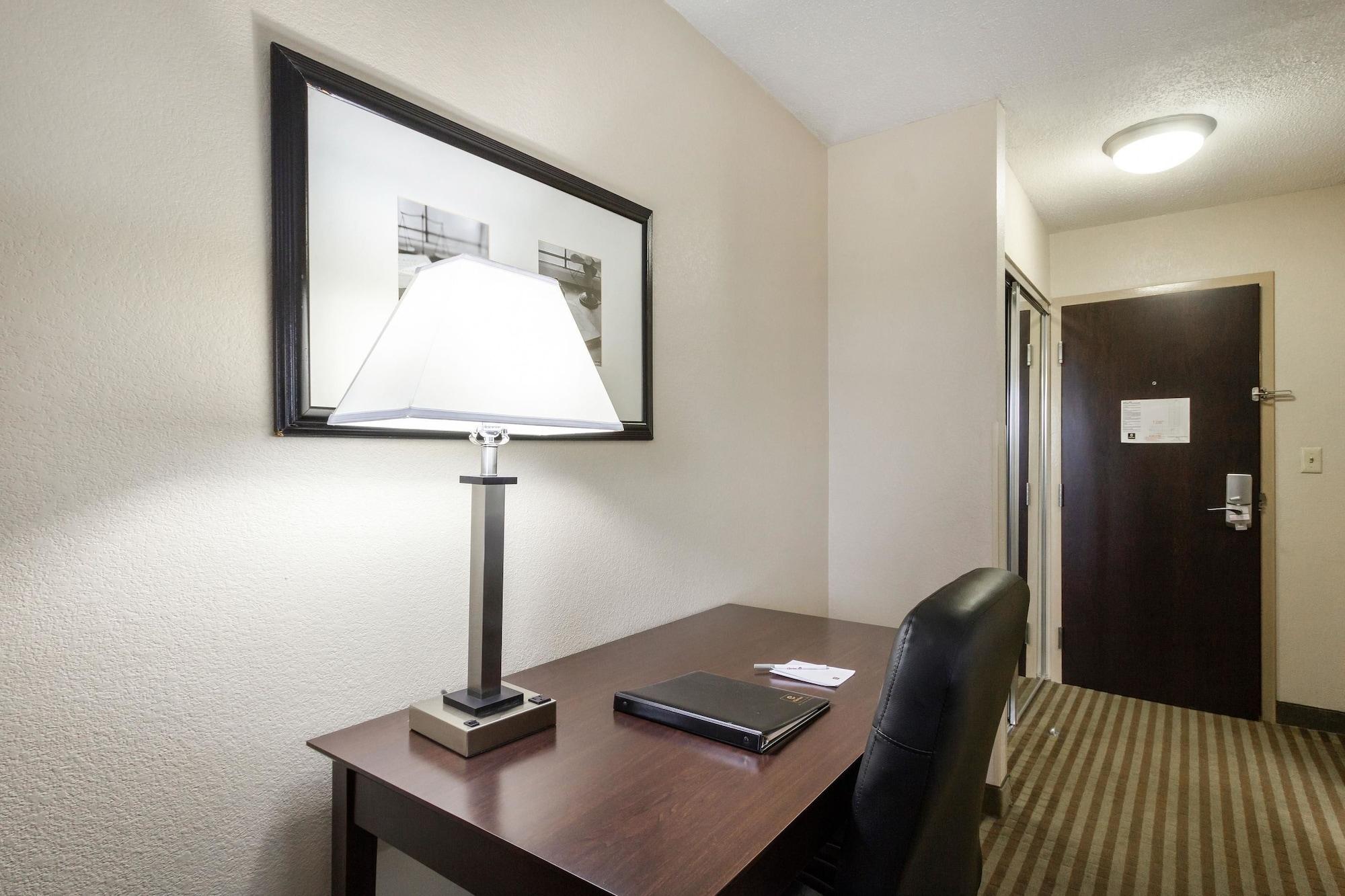 Clarion Hotel Beachwood-Cleveland Екстериор снимка