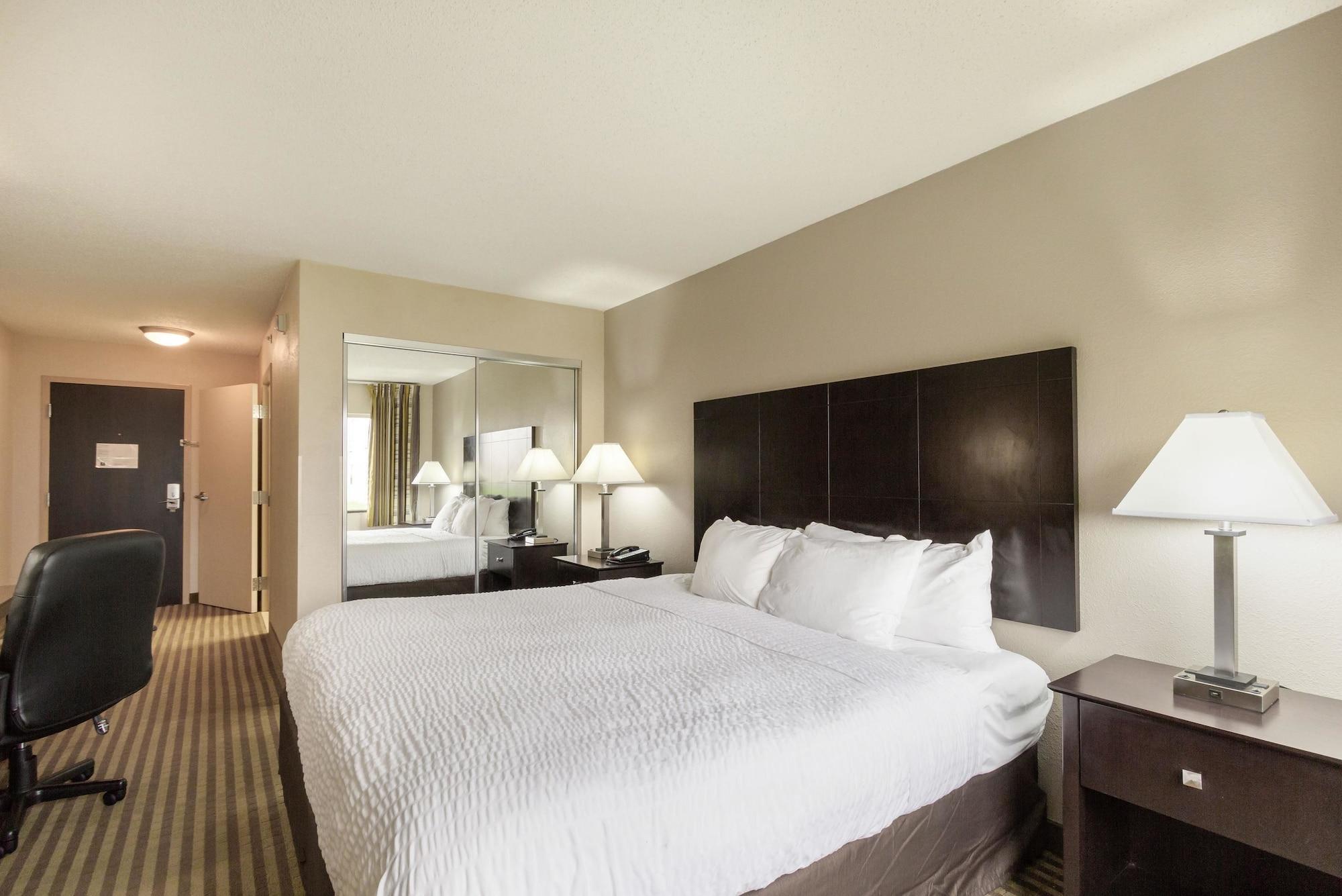 Clarion Hotel Beachwood-Cleveland Екстериор снимка