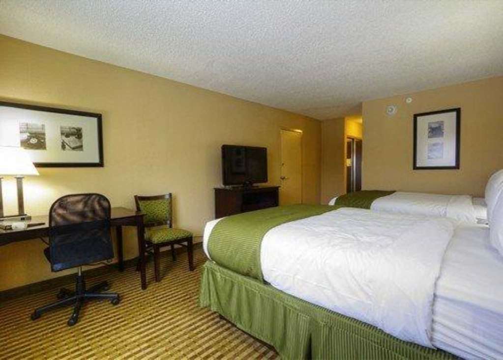Clarion Hotel Beachwood-Cleveland Стая снимка