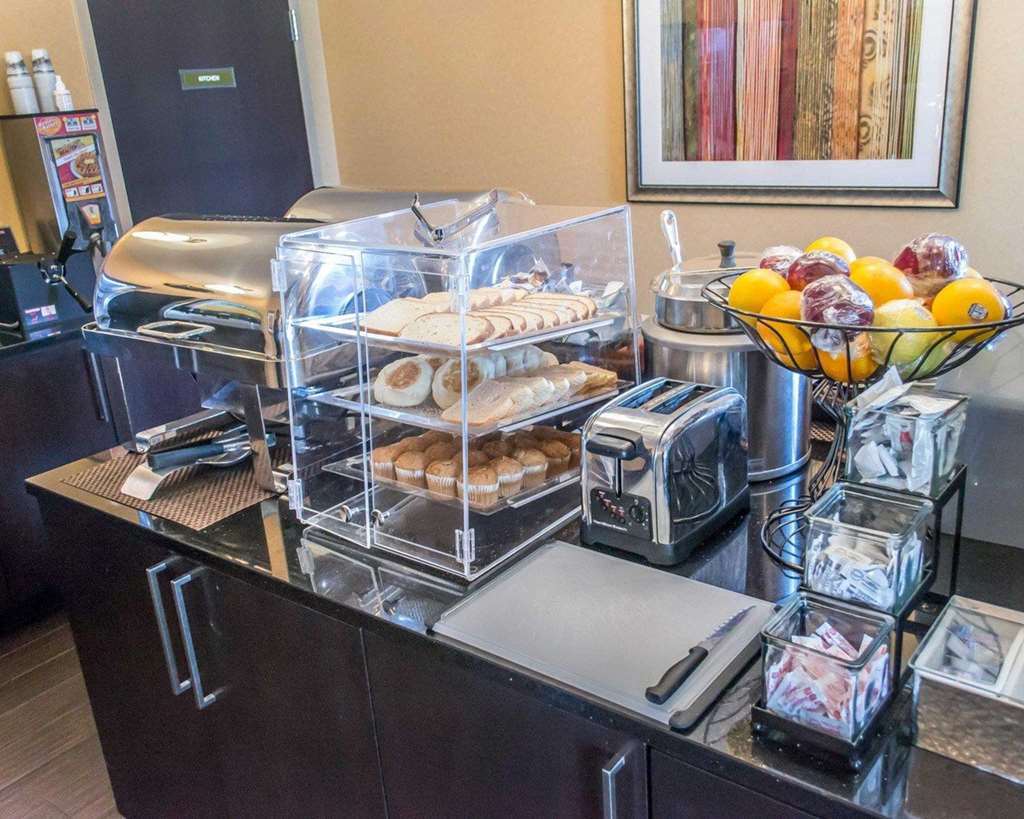 Clarion Hotel Beachwood-Cleveland Ресторант снимка