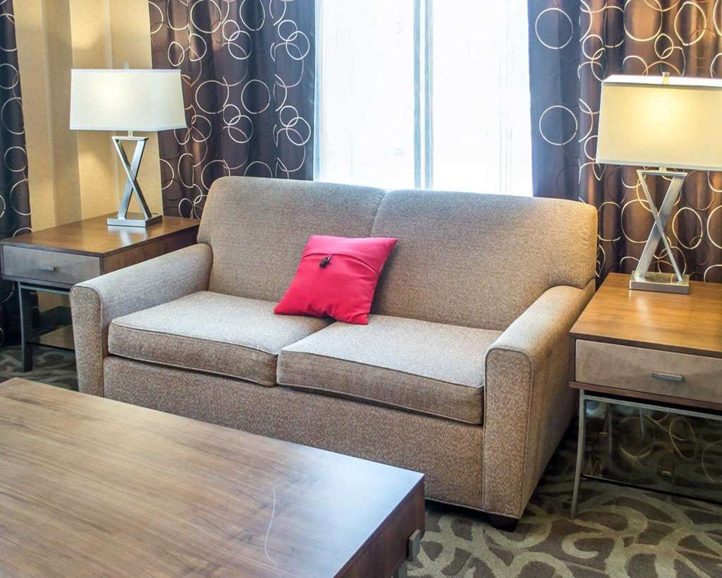 Clarion Hotel Beachwood-Cleveland Интериор снимка