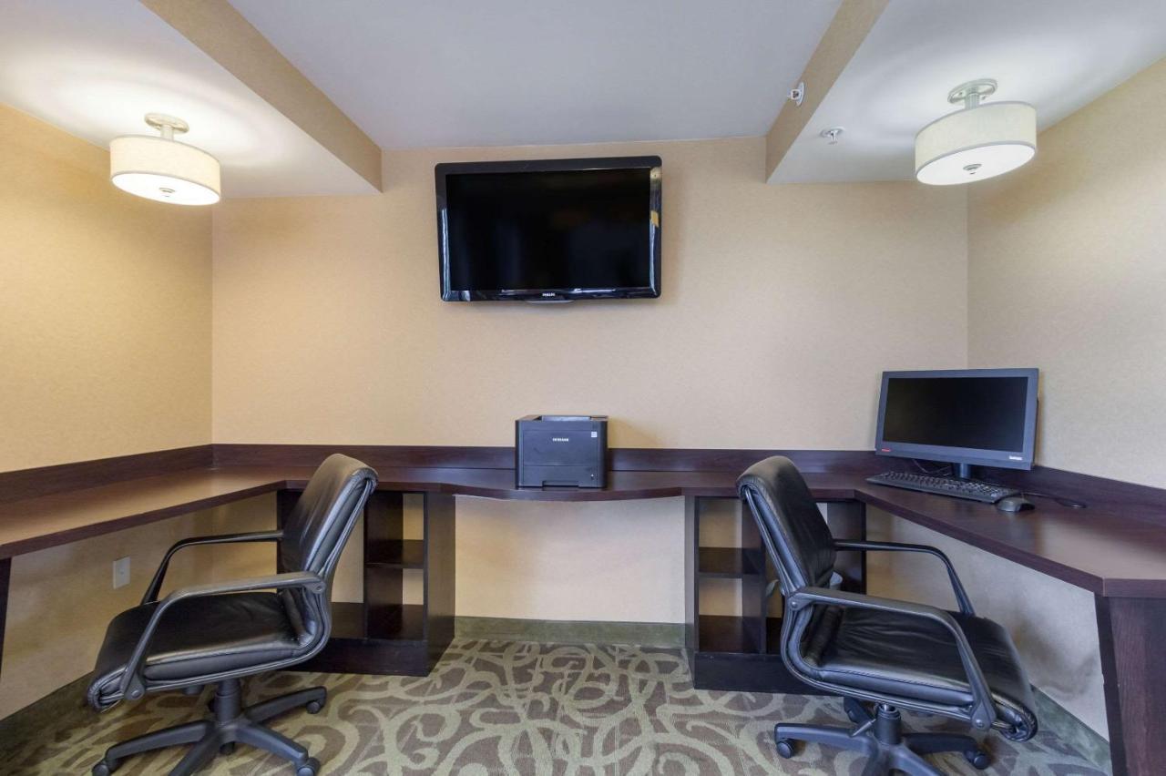 Clarion Hotel Beachwood-Cleveland Екстериор снимка